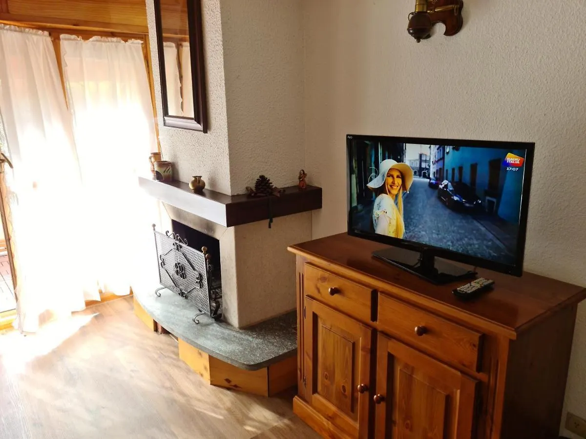 Casa Amica Apartamento Tonezza del Cimone 0*,  Itália